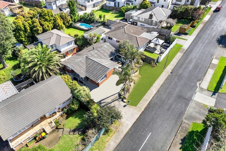 Photo of property in 27 Andrew Road, Howick, Auckland, 2010