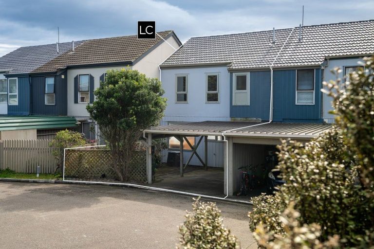 Photo of property in 11 Hollydale Grove, Churton Park, Wellington, 6037