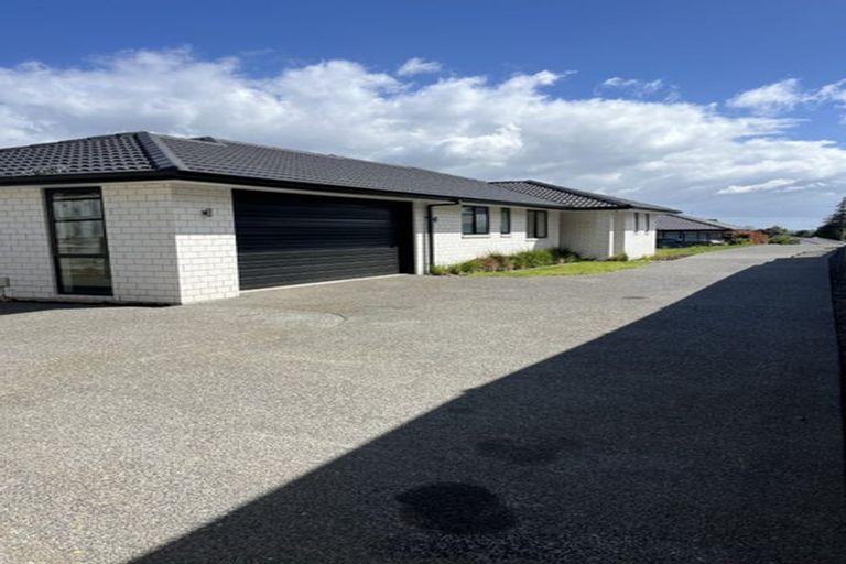Photo of property in 8 Albatross Lane, Welcome Bay, Tauranga, 3112