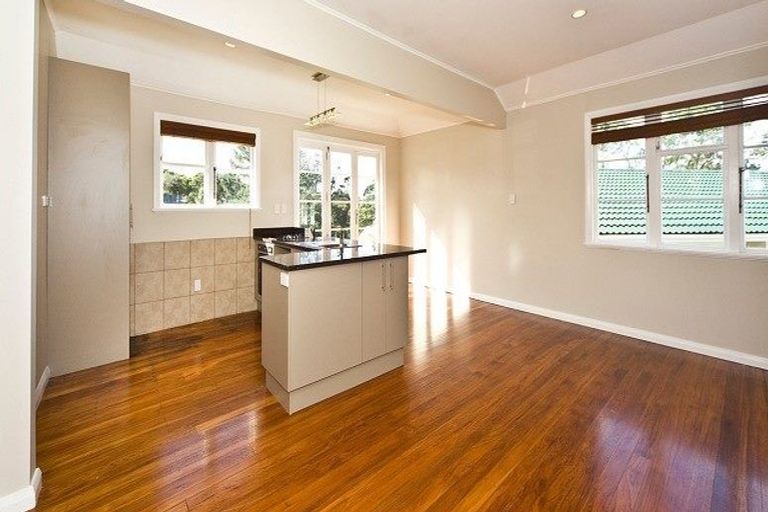 Photo of property in 5 Kopi Place, Massey, Auckland, 0614