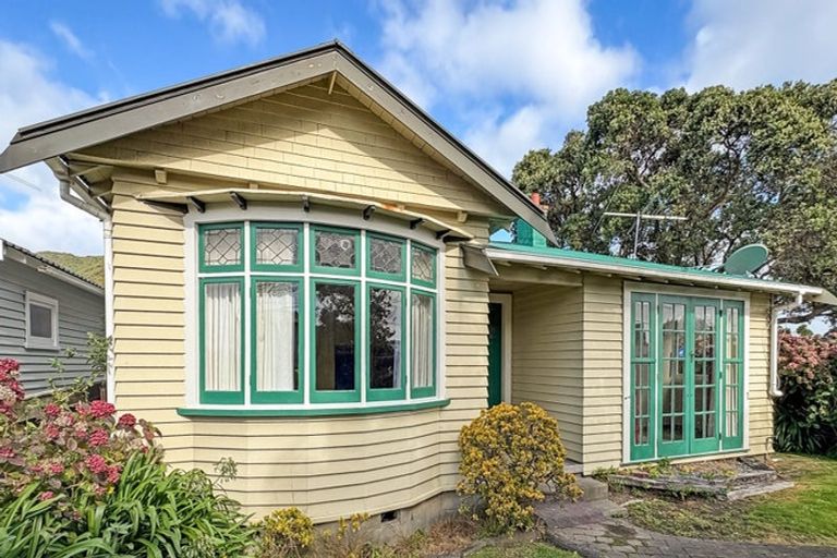 Photo of property in 110 Waiwhetu Road, Waterloo, Lower Hutt, 5011