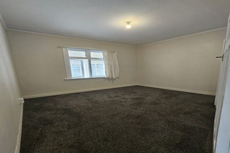 Photo of property in 143 Rongotai Road, Kilbirnie, Wellington, 6022