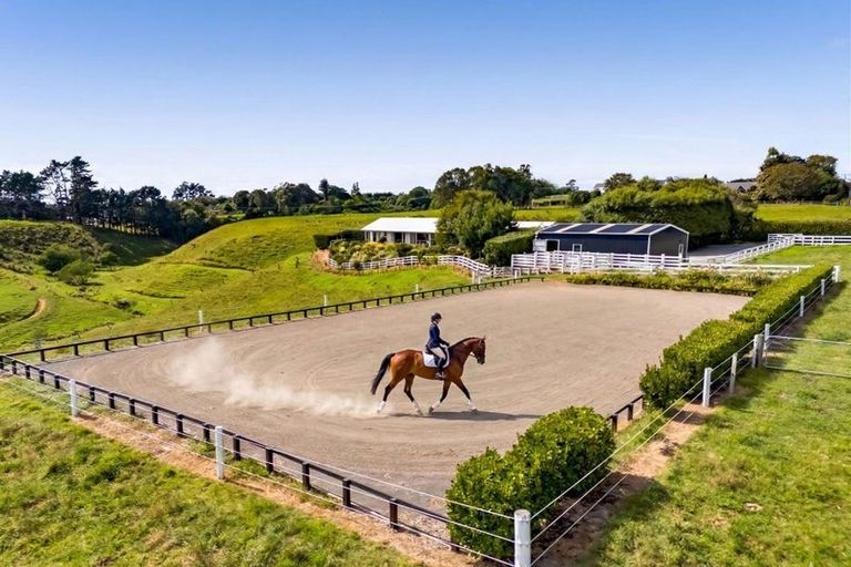 Photo of property in 167 Henwood Road, Paraite, New Plymouth, 4372