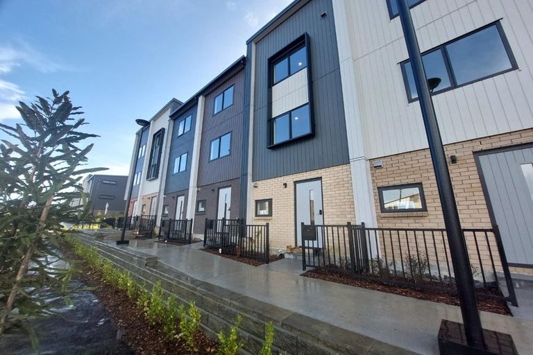 Photo of property in 6/60 Selo Street, Glen Eden, Auckland, 0602