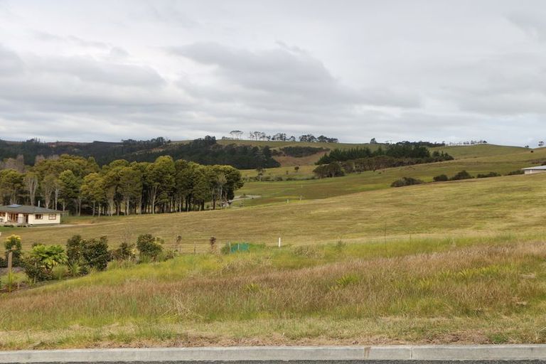 Photo of property in 17 Lori Lane, Coopers Beach, 0420