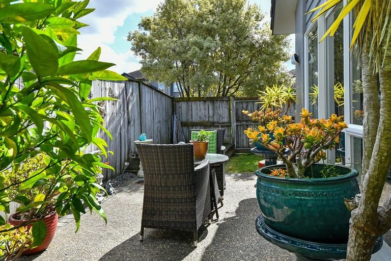 Photo of property in 4 Glasson Avenue, Flat Bush, Auckland, 2016