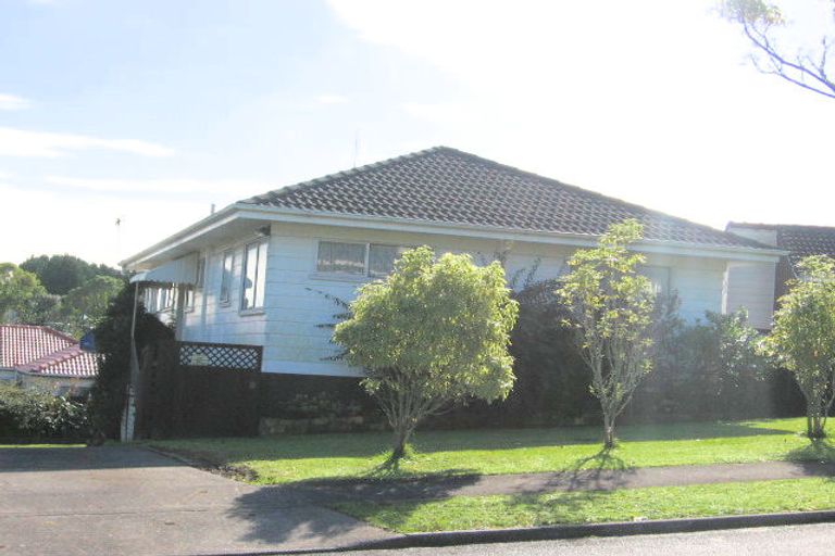 Photo of property in 16 Banyan Drive, Totara Heights, Auckland, 2105