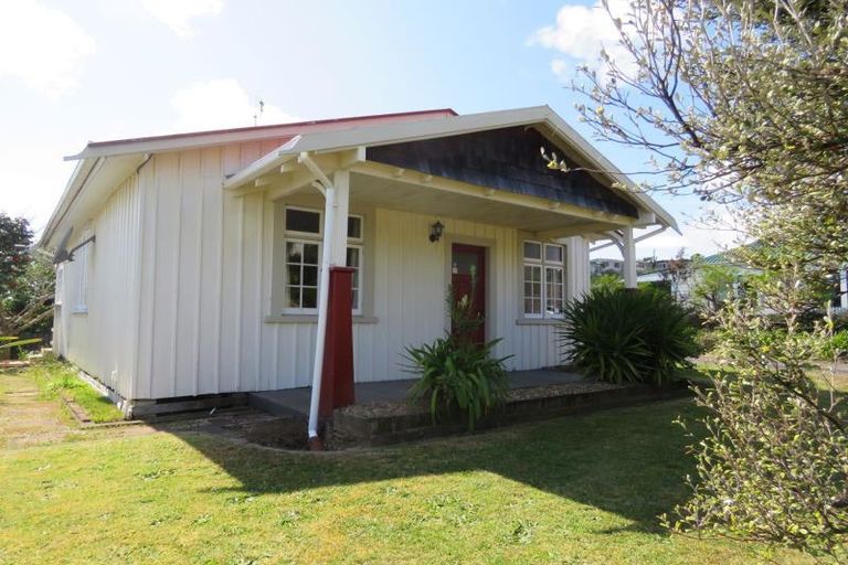 Photo of property in 83 Mangorei Road, Strandon, New Plymouth, 4312