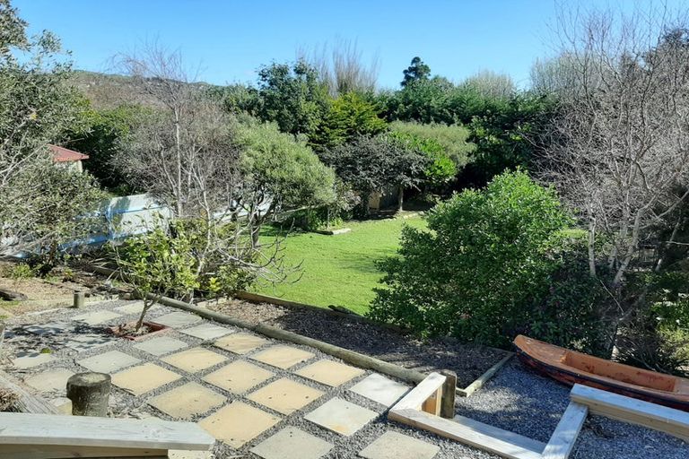 Photo of property in 21 Jillett Street, Titahi Bay, Porirua, 5022