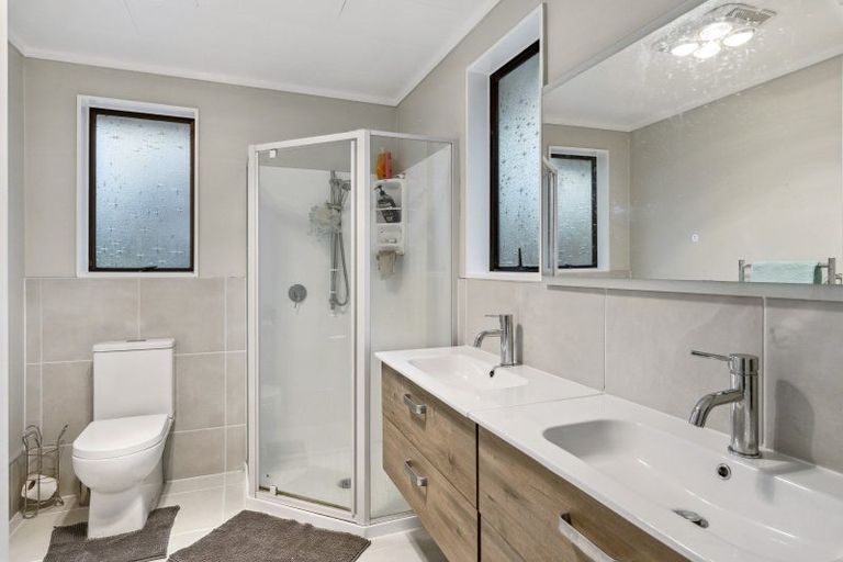 Photo of property in 36 Ruapehu Street, Paraparaumu, 5032