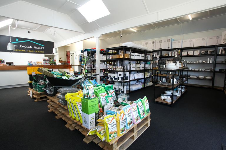 Photo of property in 1 Wallis Lane, Orewa, 0931