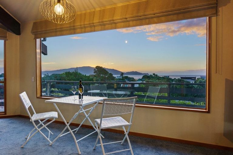 Photo of property in 9 Frances Street, Waikanae Beach, Waikanae, 5036