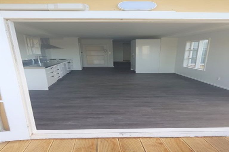 Photo of property in 153 The Ridgeway, Mornington, Wellington, 6021