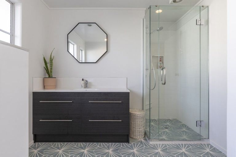 Photo of property in 26 Aubrey Crescent, Rainbow Point, Taupo, 3330