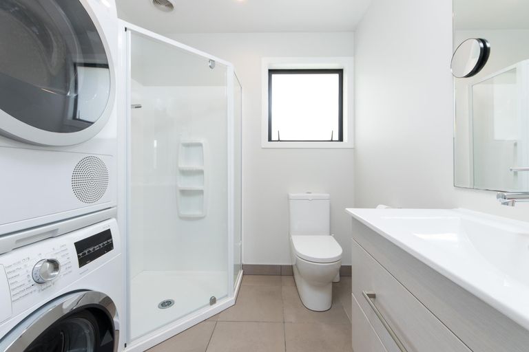 Photo of property in 31 Oreil Avenue, West Harbour, Auckland, 0618