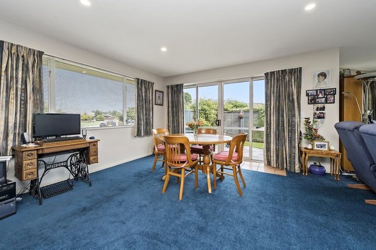 Photo of property in 4 Devon Crescent, Darfield, 7510