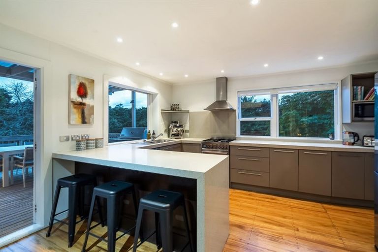 Photo of property in 32 Le Roy Terrace, Birkenhead, Auckland, 0626