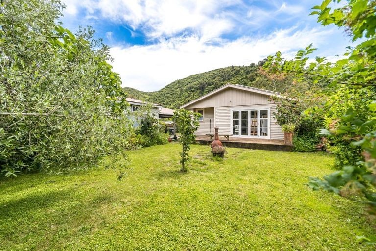 Photo of property in 17 Black Beech Street, Birchville, Upper Hutt, 5018