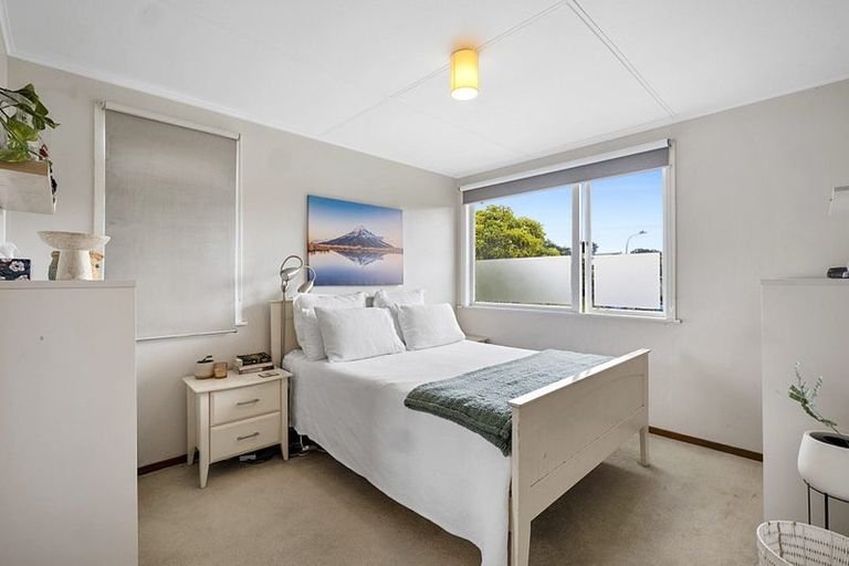 Photo of property in 3 Granby Place, Westown, New Plymouth, 4310