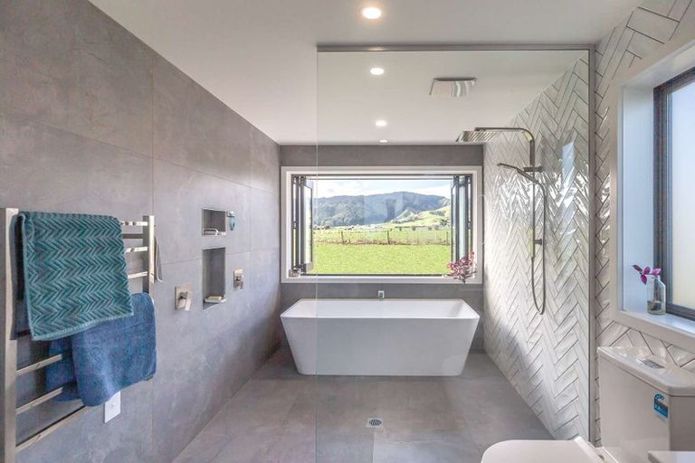 Photo of property in 28 Oriwa Lane, Levin, 5571