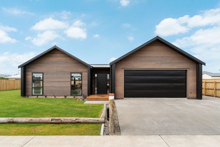 Photo of property in 16 Fantail Avenue, Carterton, 5713