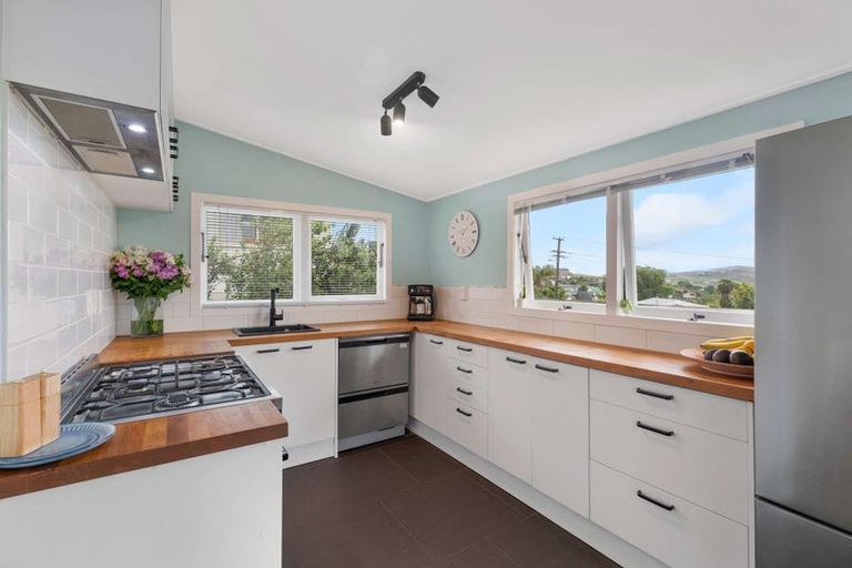 Photo of property in 19 Rautawhiri Road, Helensville, 0800