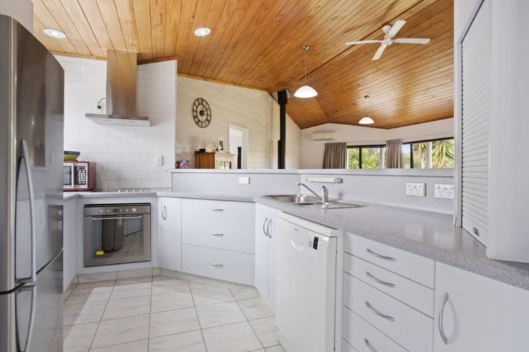 Photo of property in 12 Pohutukawa Drive, Athenree, Katikati, 3177