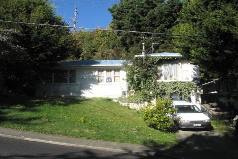 Photo of property in 8 Manor Drive, Stokes Valley, Lower Hutt, 5019