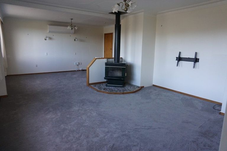 Photo of property in 17 Pioneer Crescent, Helensburgh, Dunedin, 9010