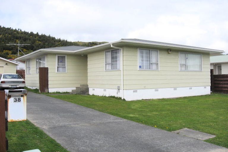 Photo of property in 38 Berkeley Road, Wainuiomata, Lower Hutt, 5014
