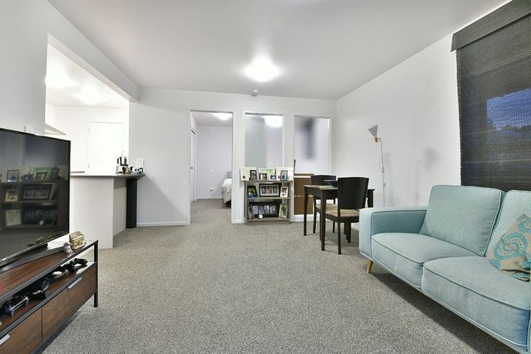 Photo of property in 114 Weatherly Road, Torbay, Auckland, 0630