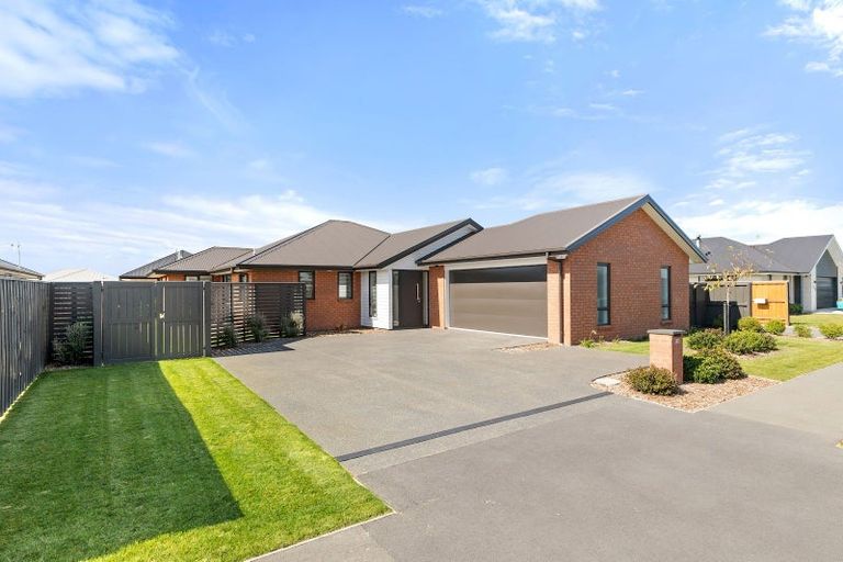 Photo of property in 130 Shillingford Boulevard, Rolleston, 7615