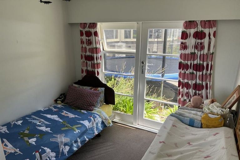 Photo of property in 57 Queens Drive, Lyall Bay, Wellington, 6022