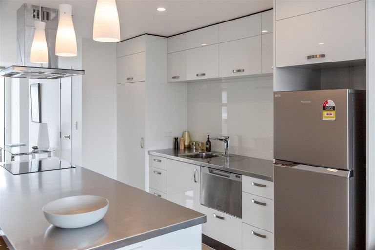 Photo of property in 2/86 Hurlstone Drive, Waiwhakaiho, New Plymouth, 4312