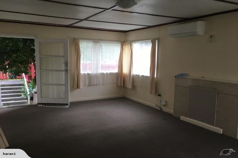 Photo of property in 2/292 Main Road, Tawa, Wellington, 5028