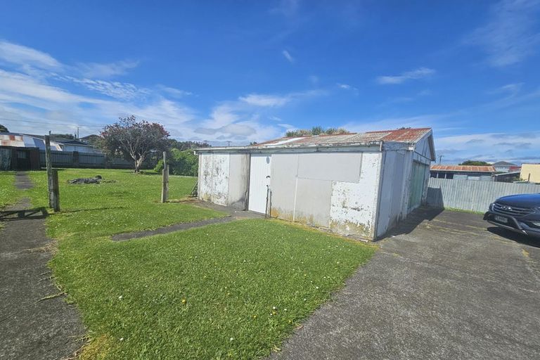Photo of property in 11a Ruapehu Street, Castlecliff, Whanganui, 4501