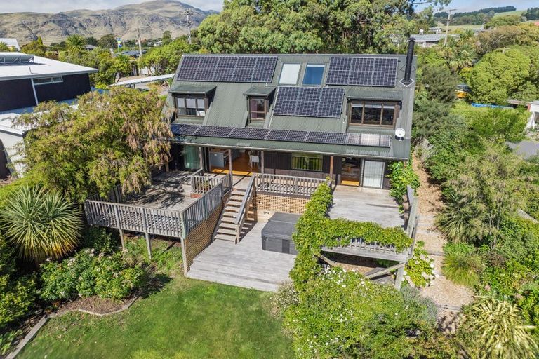 Photo of property in 2 Ranui Crescent, Diamond Harbour, Lyttelton, 8971