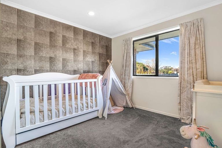 Photo of property in 12 Bella Villa Drive, Waiuku, 2123