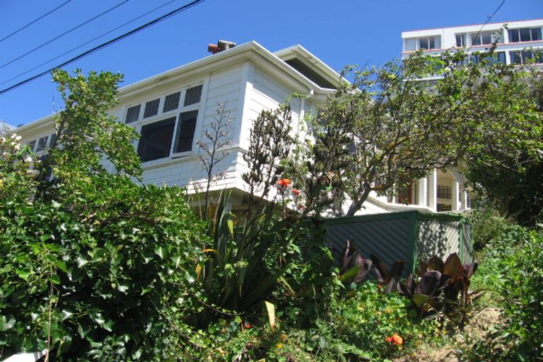 Photo of property in 8 Oriental Terrace, Oriental Bay, Wellington, 6011