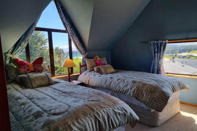 Photo of property in 5 Burnett Place, Lake Tekapo, 7999