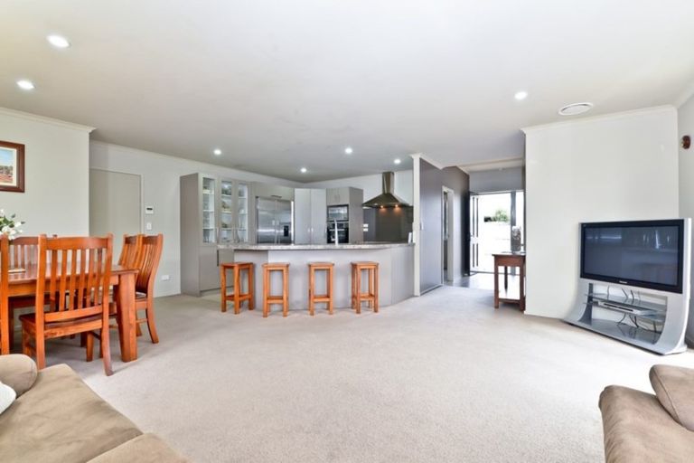 Photo of property in 30 Winchester Place, Rototuna North, Hamilton, 3210