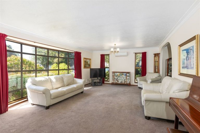 Photo of property in 12 Cunliffe Road, Redwood, Christchurch, 8051