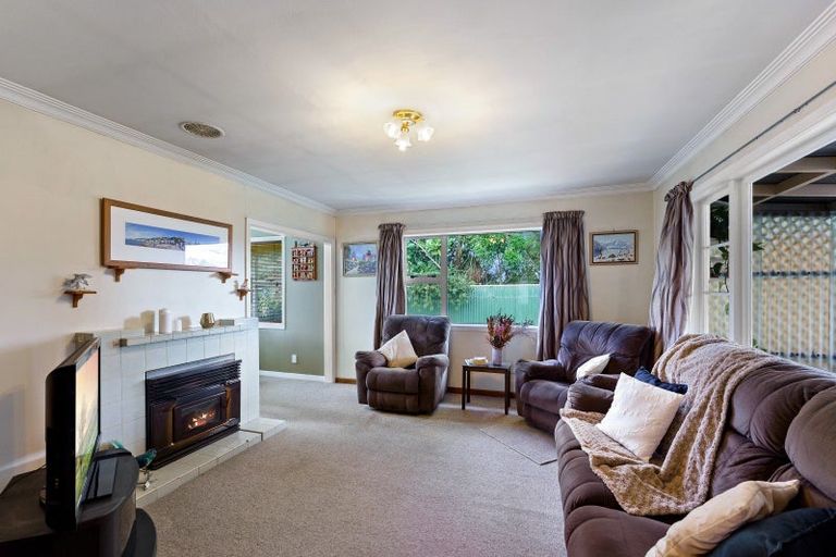 Photo of property in 16 Rimu Street, Otaki, 5512