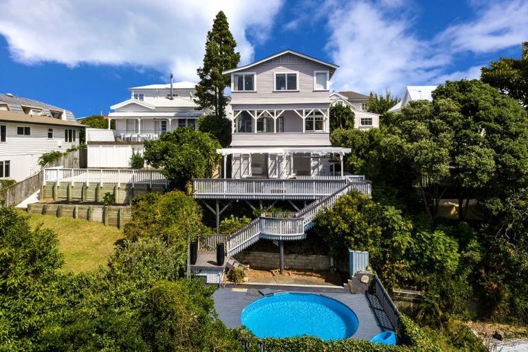 Photo of property in 11a Colenso Avenue, Hospital Hill, Napier, 4110