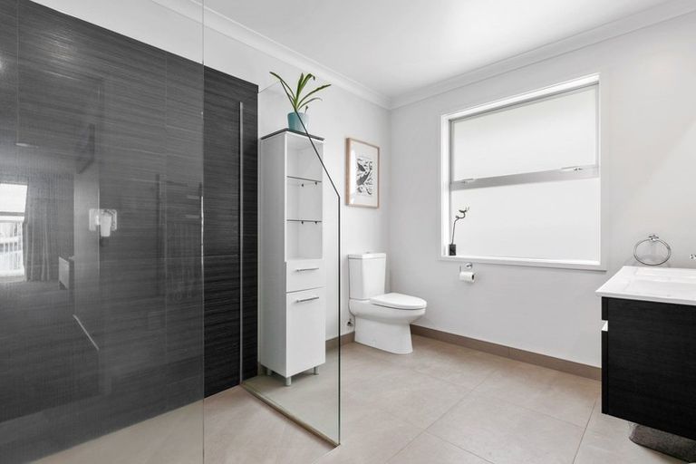 Photo of property in 34 Hiria Crescent, Papamoa Beach, Papamoa, 3118