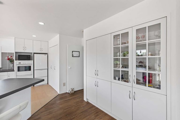 Photo of property in 8 Aztec Place, Conifer Grove, Takanini, 2112