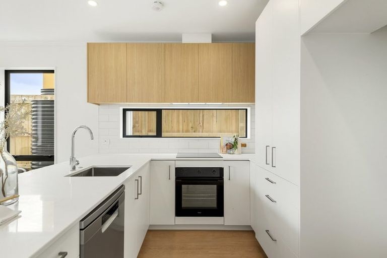 Photo of property in 33 Isabella Lane, Henderson, 0610