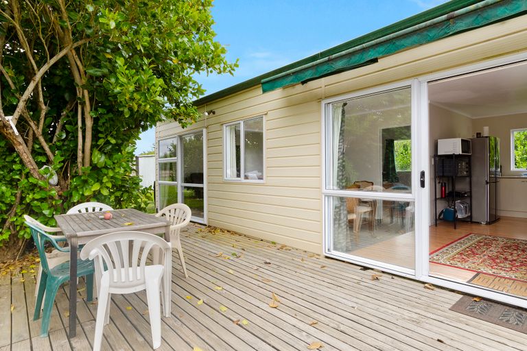 Photo of property in 88 Omaha Flats Road, Tawharanui Peninsula, Warkworth, 0986