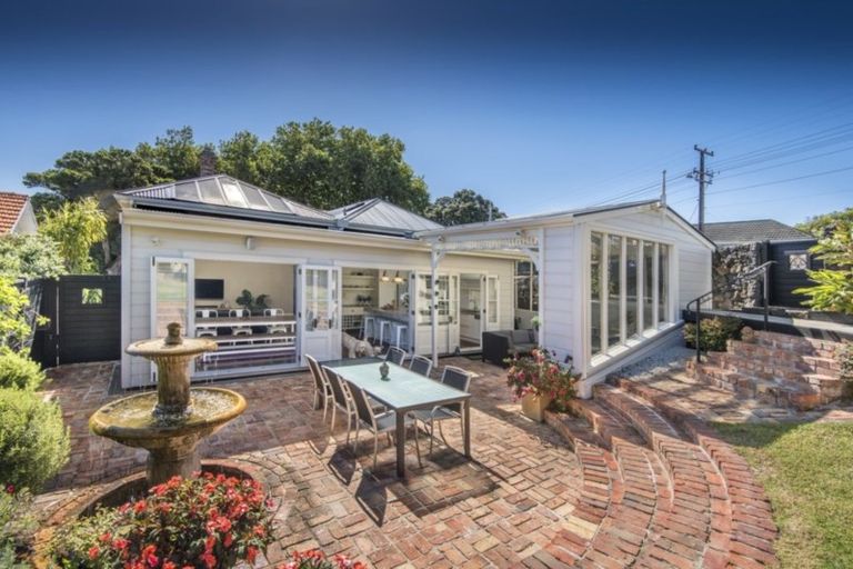 Photo of property in 8 Cheltenham Road, Devonport, Auckland, 0624