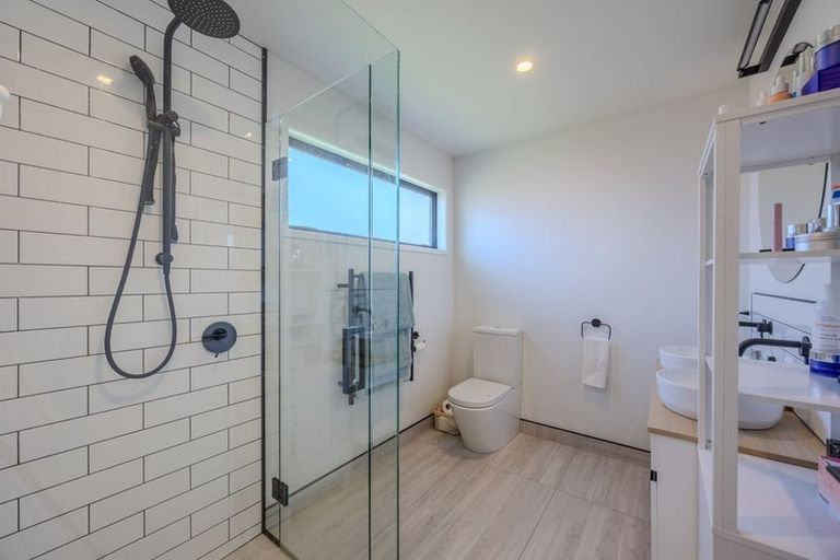 Photo of property in 7 Hebbard Court, Albert Town, Wanaka, 9305